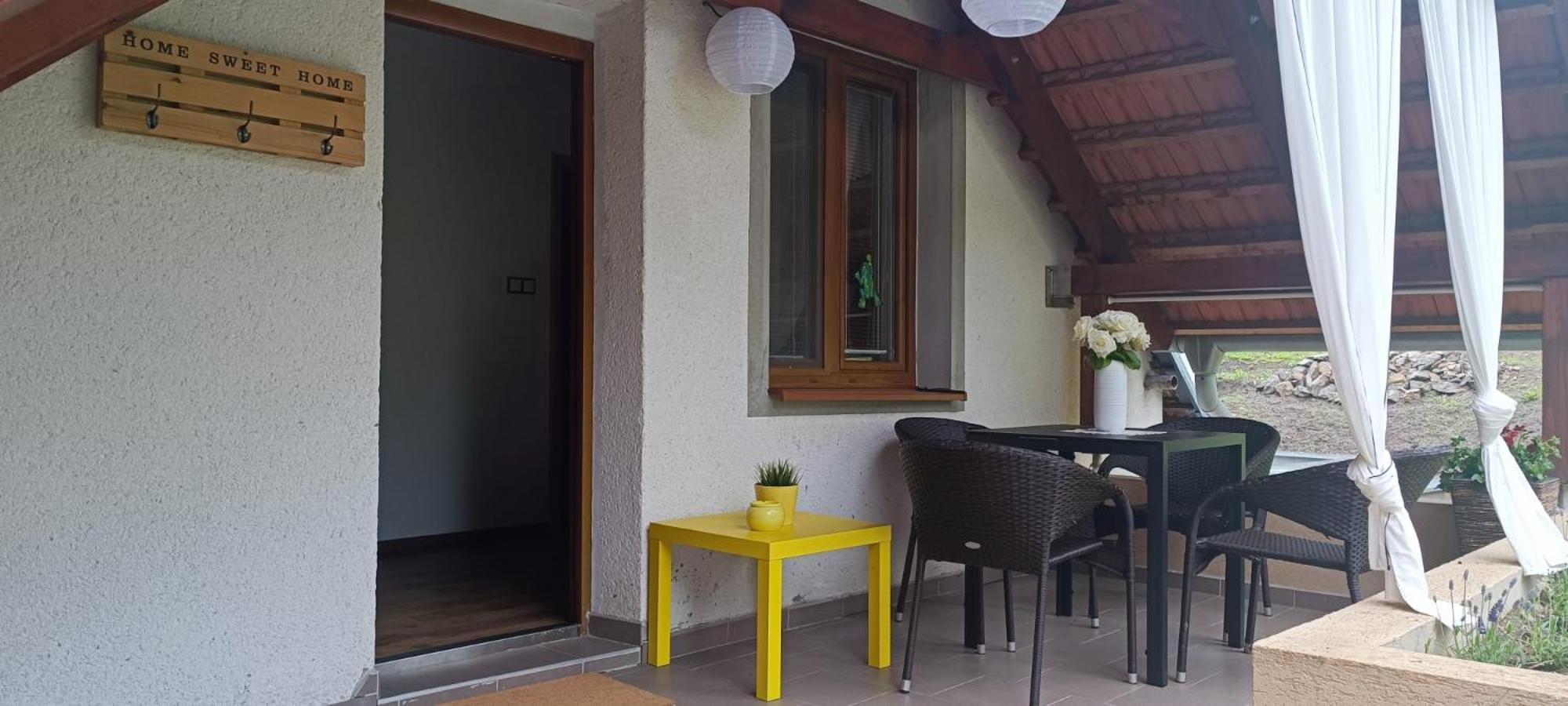Apartman Nad Vinnym Sklepom Pouzdrany Buitenkant foto